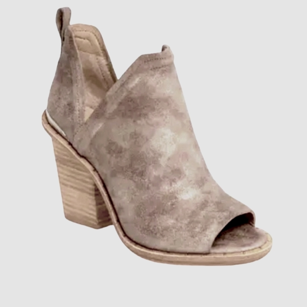 NEW..Mercer Edit Metallic Leather Peep Toe Chunky  Heel Booties ...Size 7